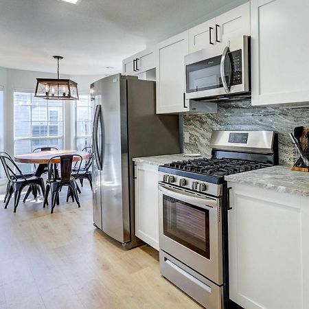 Chic Bentonville Home With Patio And Fire Pit! Екстер'єр фото