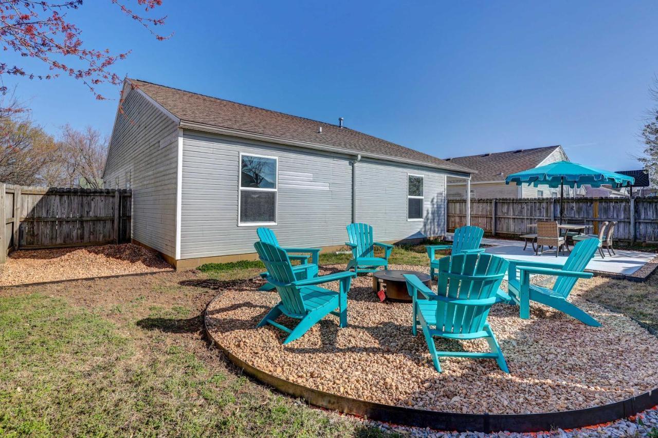 Chic Bentonville Home With Patio And Fire Pit! Екстер'єр фото